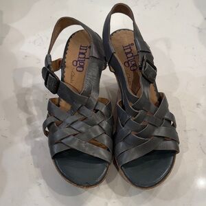 Indigo Women's Dark Gray Sandals